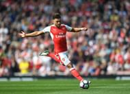 LONDON, ENGLAND - MAY 07:  Alex Oxlade-Chamberlain of Arsenal in action during the Premier League match between Arsenal and Manchester United at Emirates Stadium on May 7, 2017 in London, England.  (Photo by Laurence Griffiths/Getty Images)